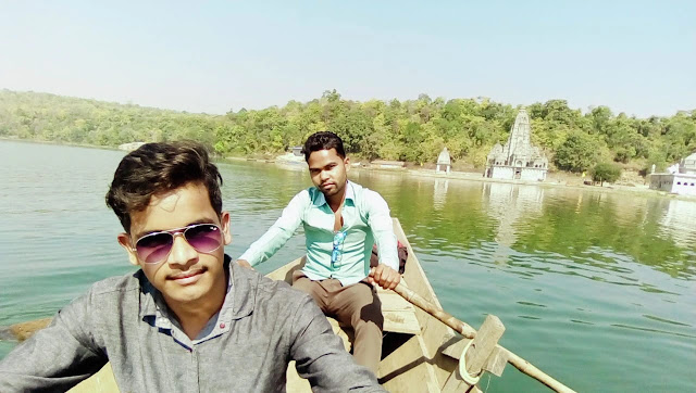 बोटिंग (Boating on Gangrel Reservoir)