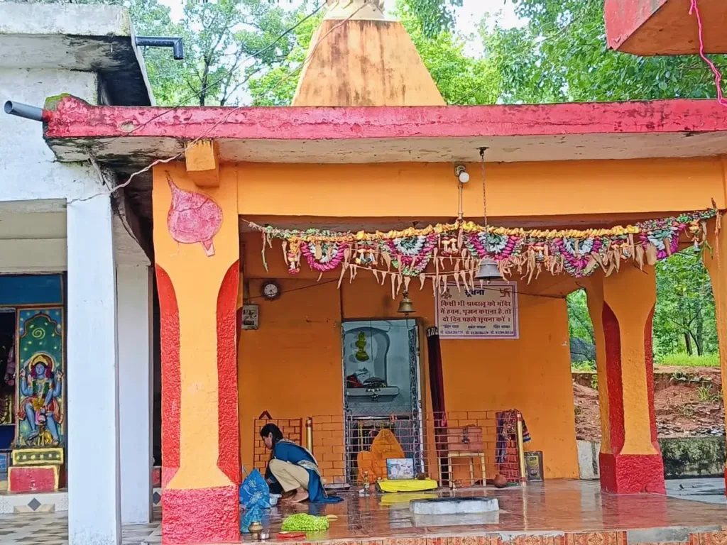 Ganesh Mandir Gadhdongari Belargaon (5)