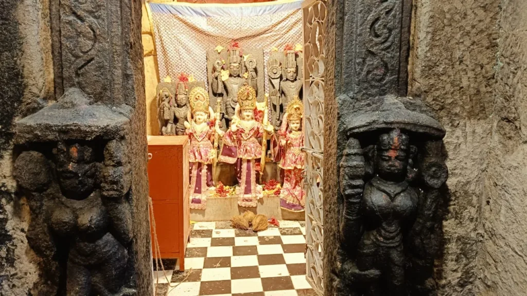 Karneshwar Mahadev Mandir कर्णेश्वर महादेव मंदिर (11).webp